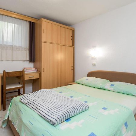 Beach Front Apartment In Punta Kriza With Kitchen 外观 照片