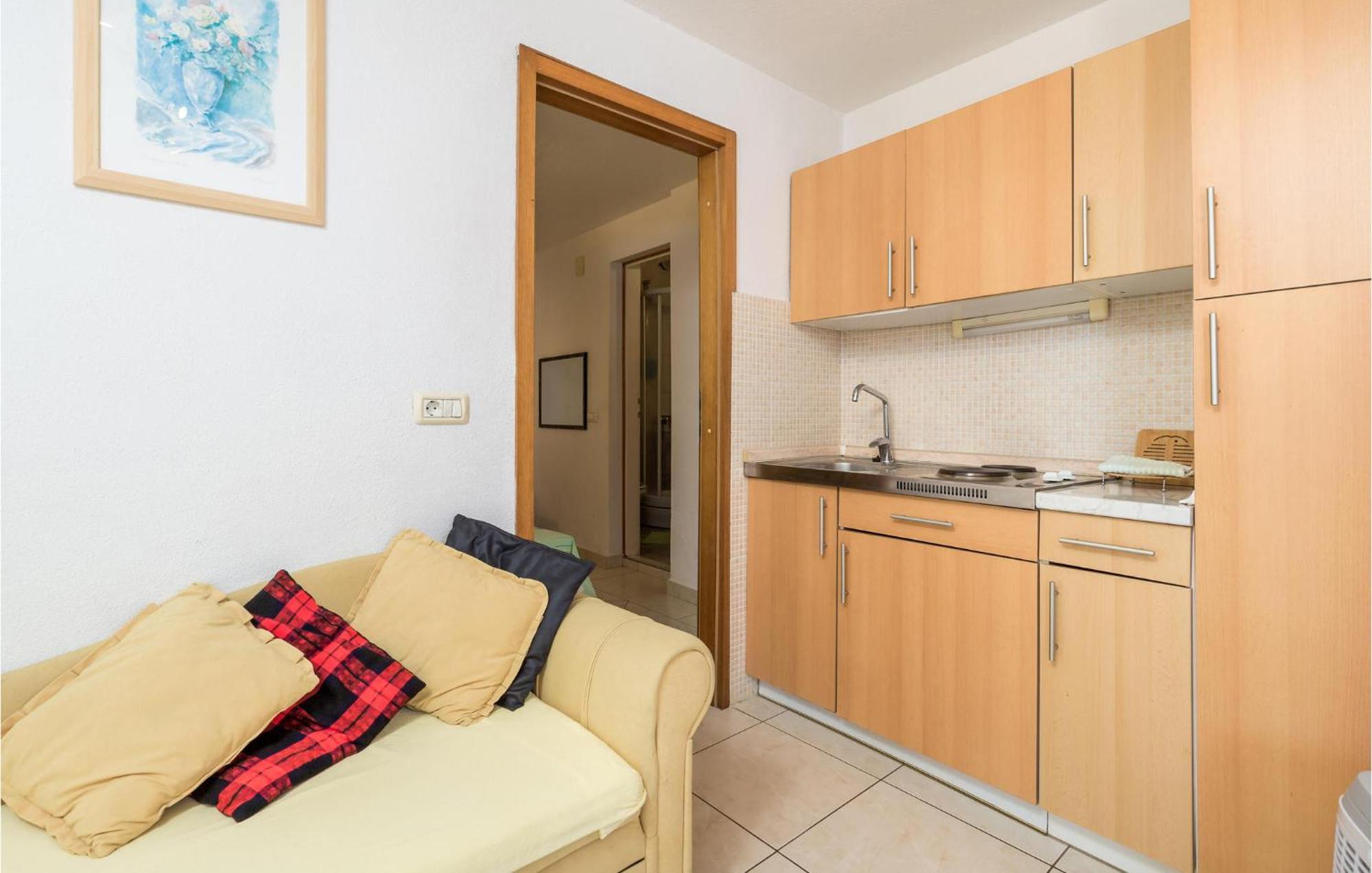 Beach Front Apartment In Punta Kriza With Kitchen 外观 照片