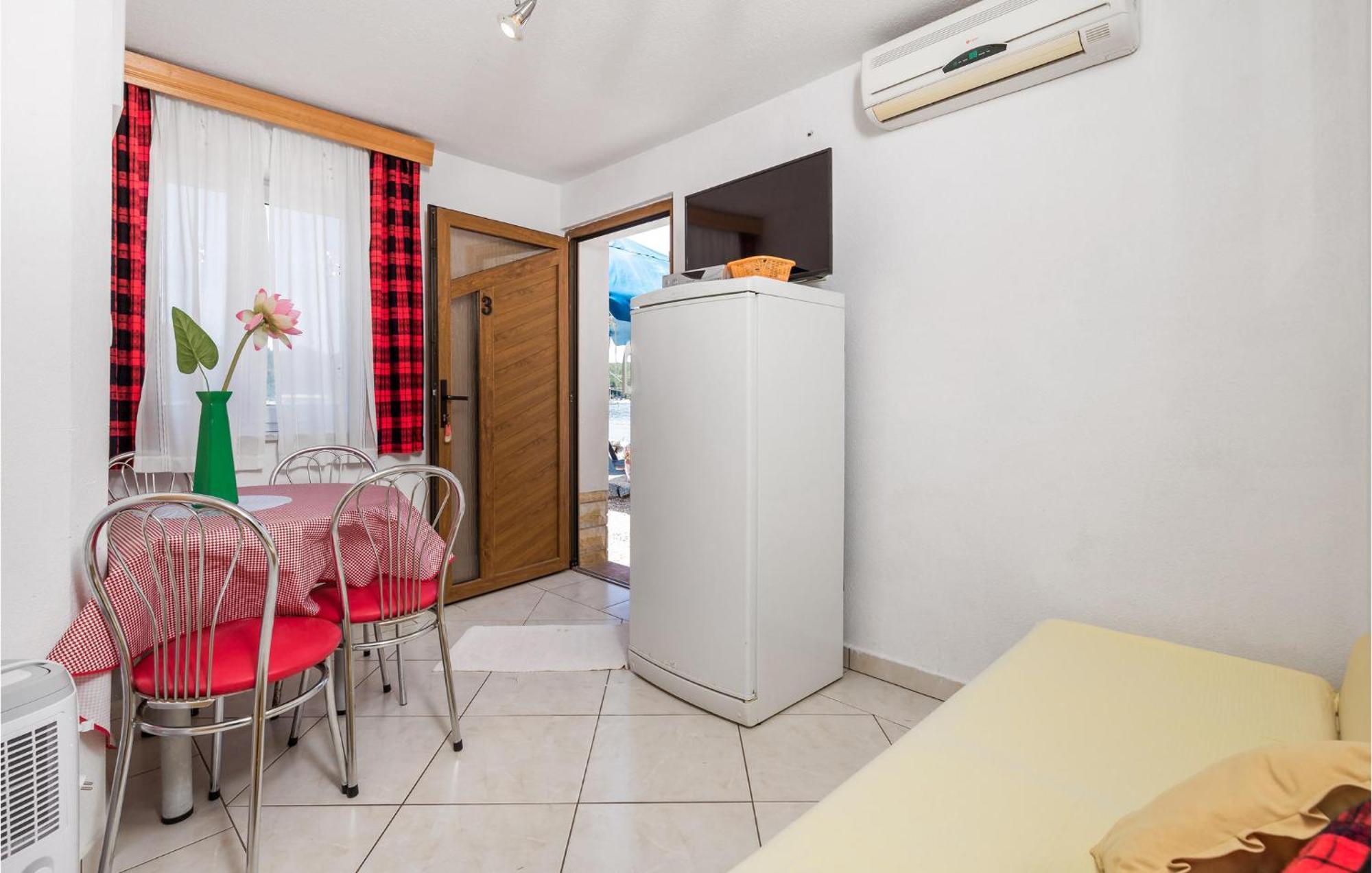 Beach Front Apartment In Punta Kriza With Kitchen 外观 照片