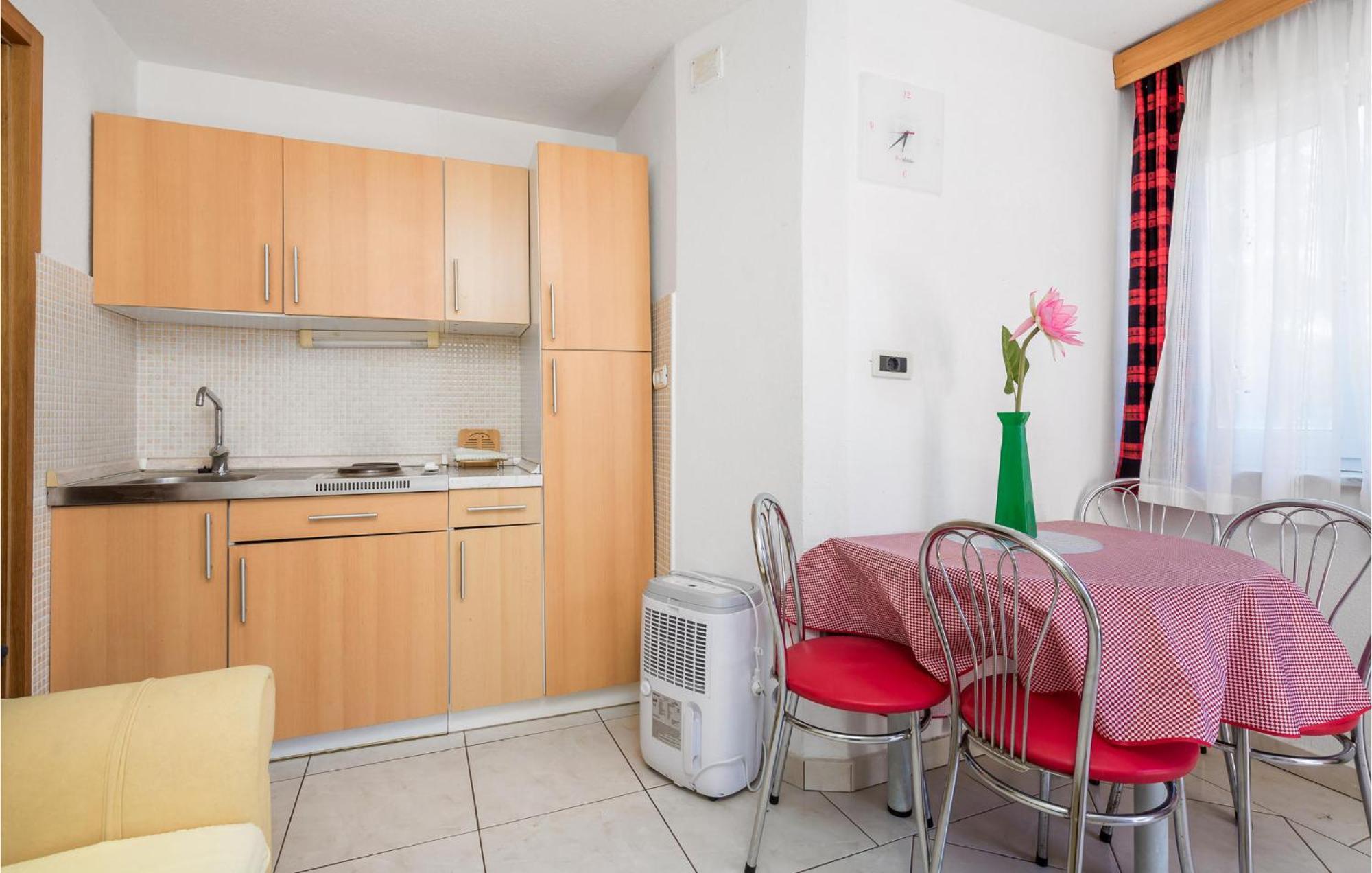 Beach Front Apartment In Punta Kriza With Kitchen 外观 照片