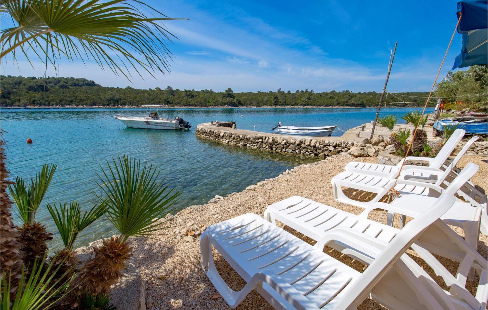 Beach Front Apartment In Punta Kriza With Kitchen 外观 照片